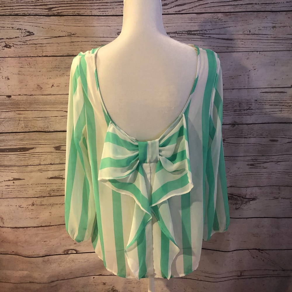 Women’s back bow blouse